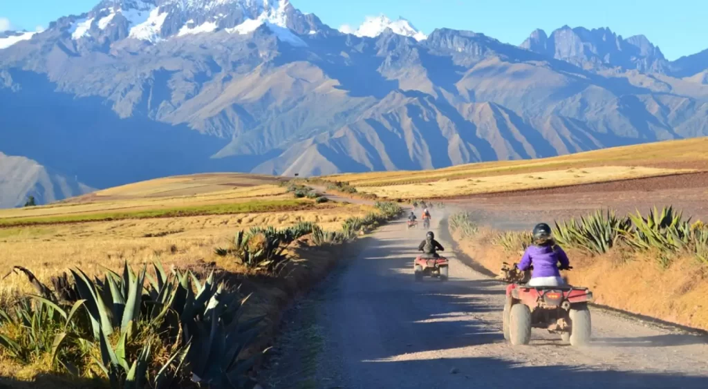Tour en Cuatrimotos: Laguna Huaypo + Salineras de Maras (Medio Día)